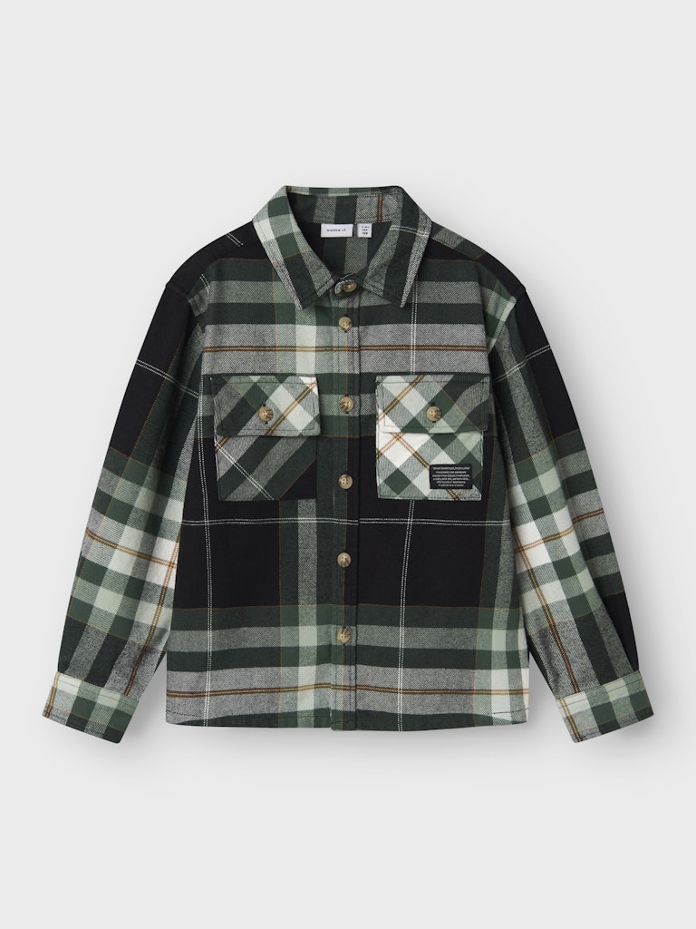Snygg grön overshirt i flanell. Skjorta till pojke och kille i ekologisk bomull. Barnkläder från Name it.
NKMNORRIS LS OVERSHIRT
13246436