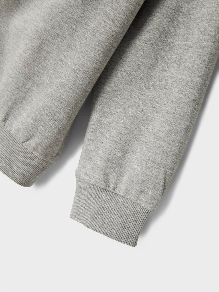 Grå hoodie till pojke. Pokemon tröja till kille, grå luv tröja från Name it.
NKMSTREK POKEMON NREG SWE WH BRU BOX SKY
13247270