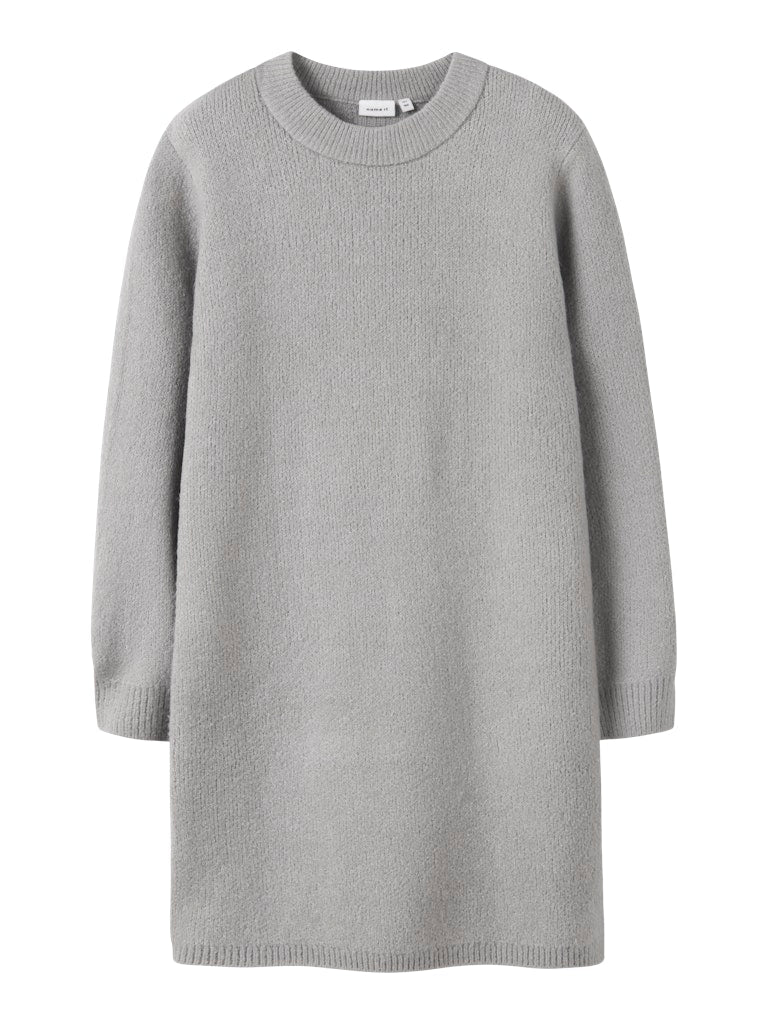 Grå stickad långärmad klänning till flicka, tjej.
Långärmad klänning från Name it.
NKFOMARIAN LS KNIT DRESS
13233091