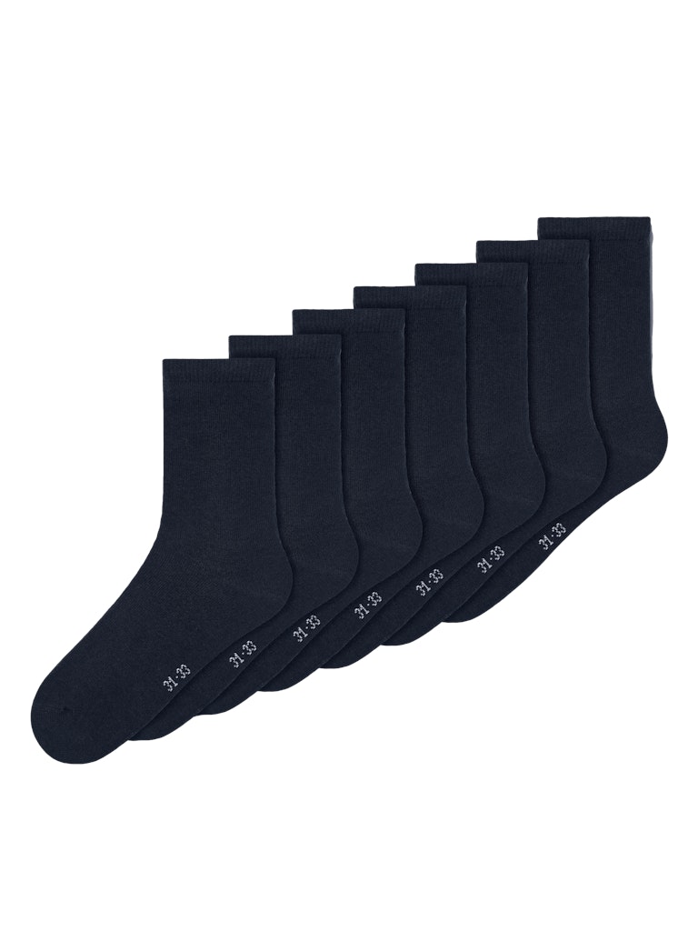 Blå 7 pack vanliga lite tunna strumpor till pojke och flicka. Tjej och kille enfärgade strumpor från Name it.
13222123
NKNSOCK 5P SOLID NOOS