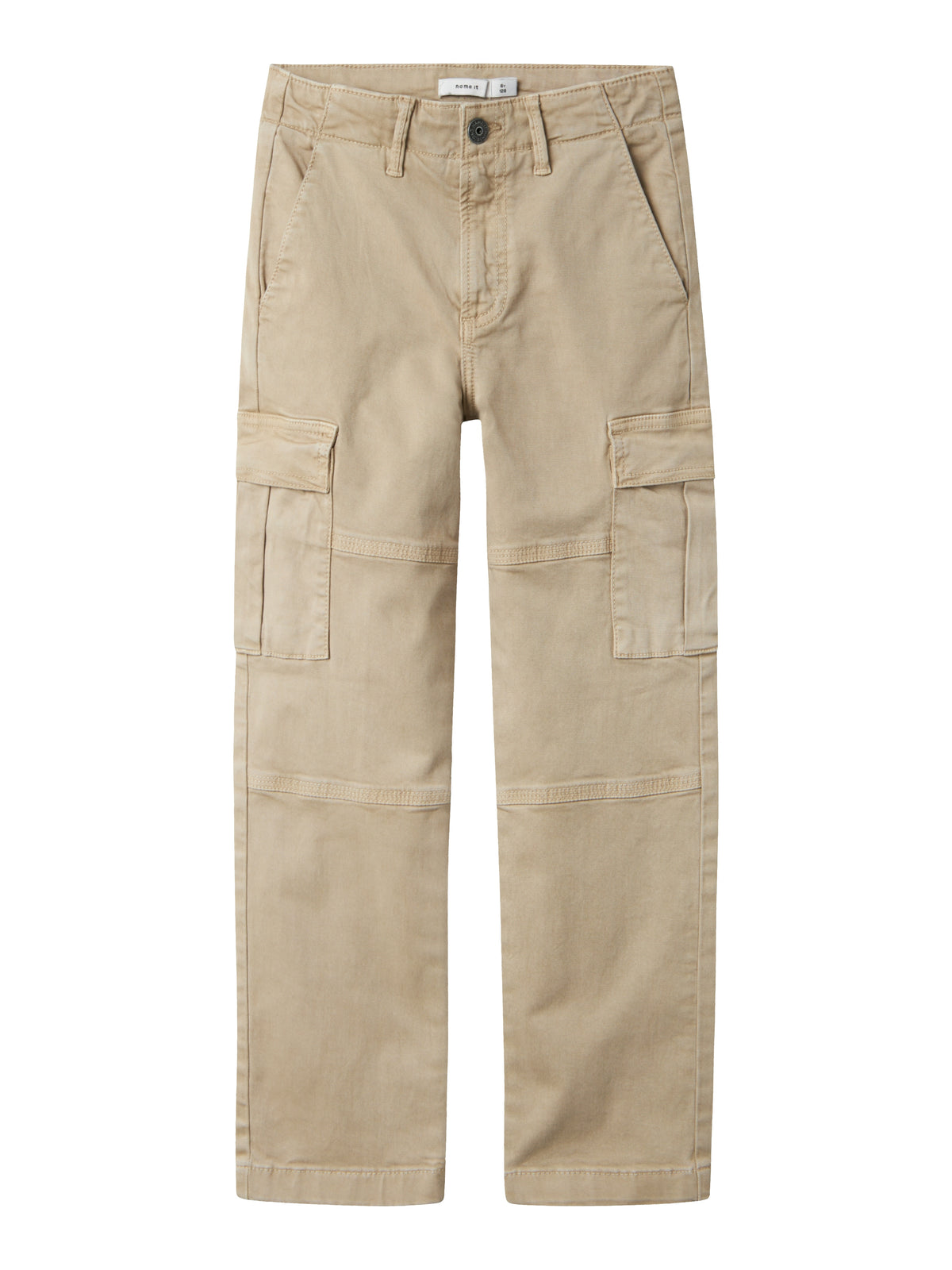 Snygg ljus beige cargo byxa till kille. Byxor till pojke med stora fickor på låren i avslappnad skön stil.
NKMRYAN ST TWI CARGO PANT 5720-OT NOOS
13234676