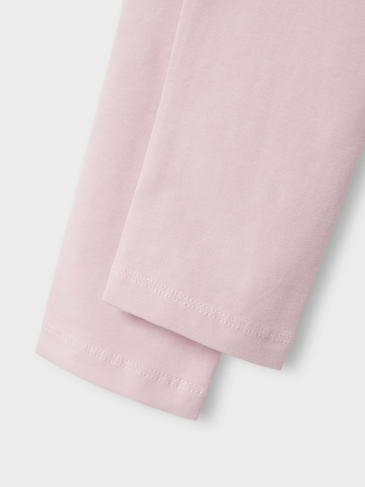 Rosa leggings till flicka, tjej från Name it.
13180124
Name
NKFVIVIAN LEGGING NOOS