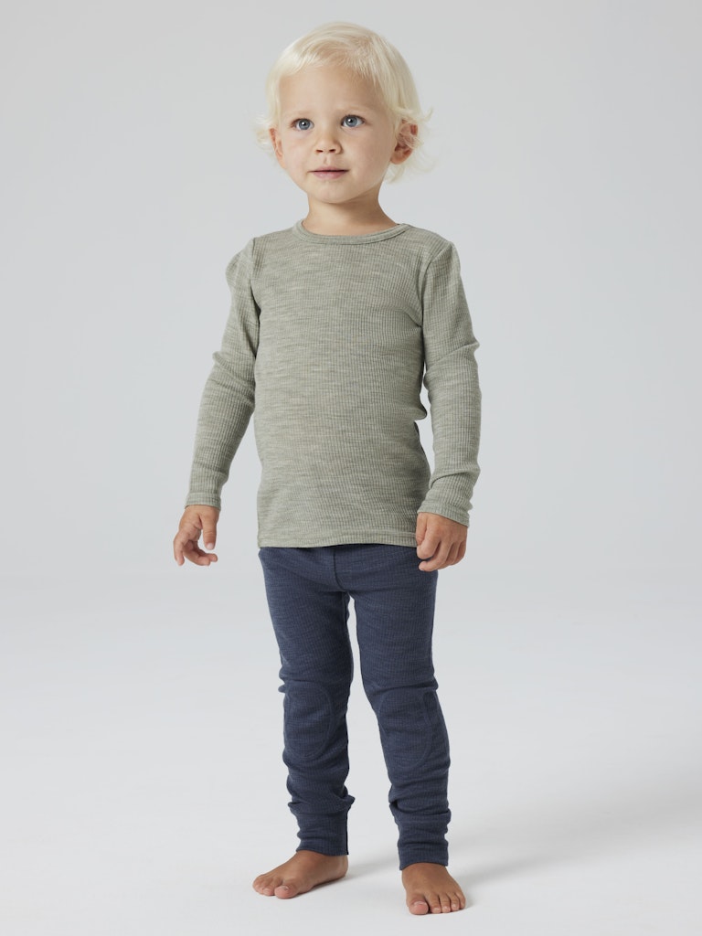 Blå merino ull leggings, långkalsonger till flicka och pojke. Barn underställ i mjuk skön wool.
NMNWAX WOOL RIB LEGGING NOOS
13242116