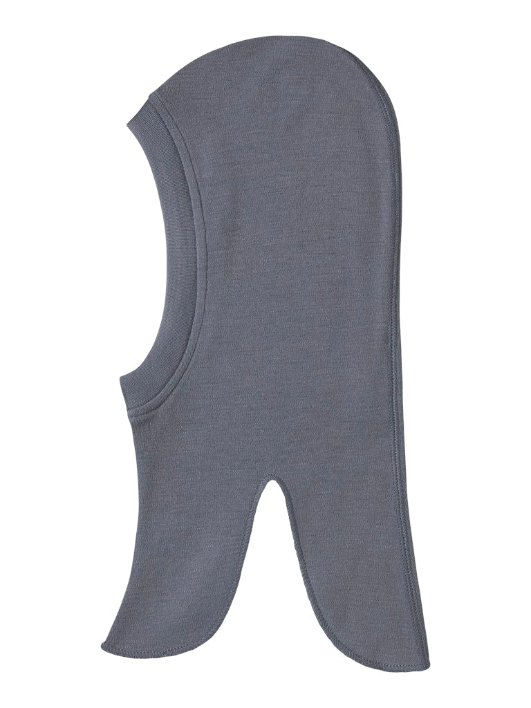 Blå balaclava i merino ull till flicka och pojke. Ull mössa att dra över huvudet, varm och skön merinoull balaklava från Name it.
NMNWILLIT WOOL BALACLAVA NOOS
13242122