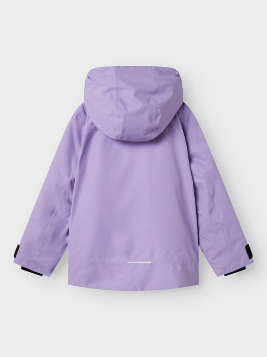 Teknisk och snygg – Skid jacka till kille och tjej från Name it.
Lila vinter jacka varm och skön kalla dagar för en aktiv och äventyrlig barn och ungdom.
NKNSLOPE10 JACKET SKI EDITION FO NOOS
13233441