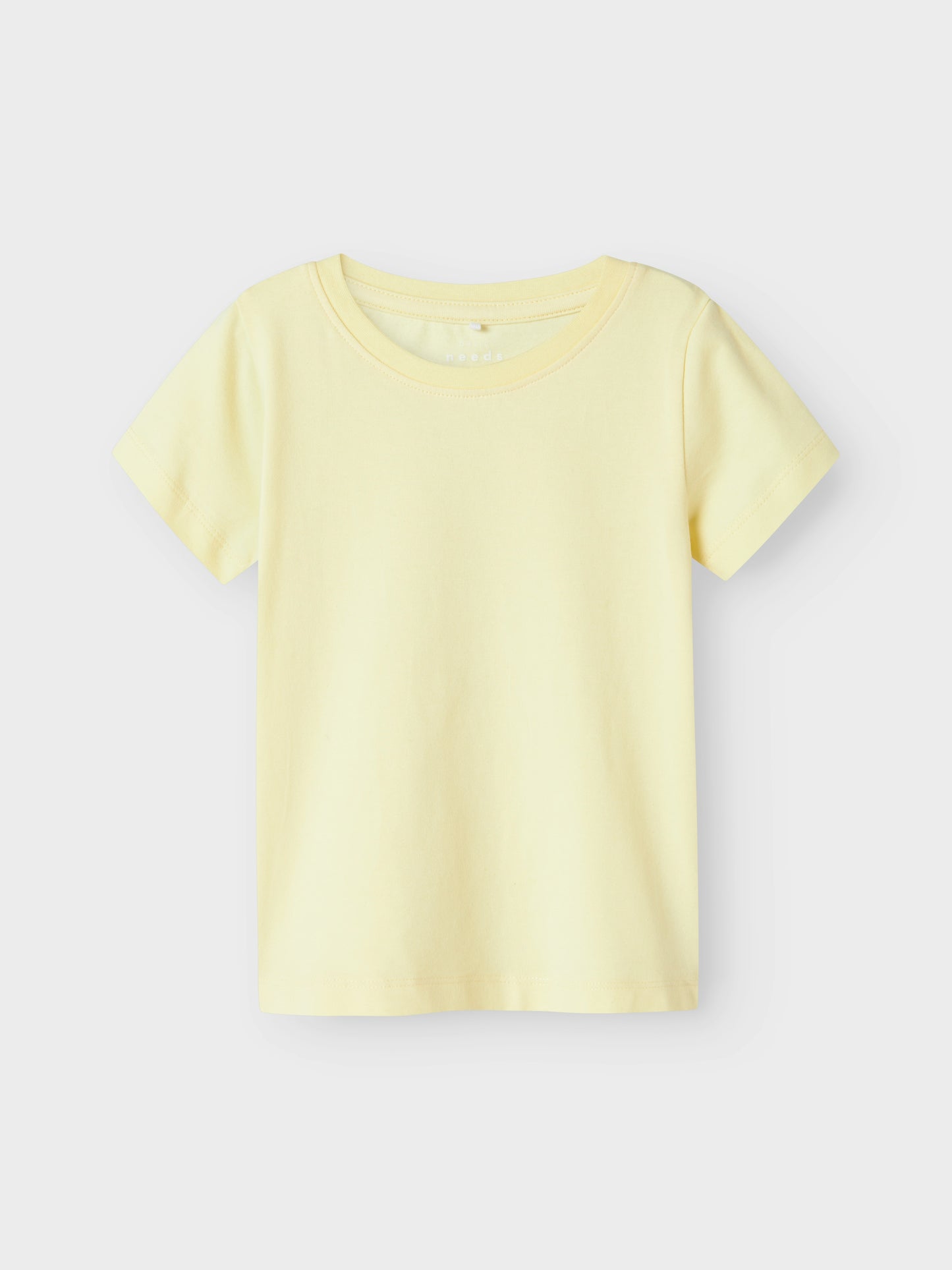 Gul kortärmad topp till flicka. Tjej t-shirt helvit i ekologisk bomull.
NMFVIBBI SS TOP NOOS
13240375