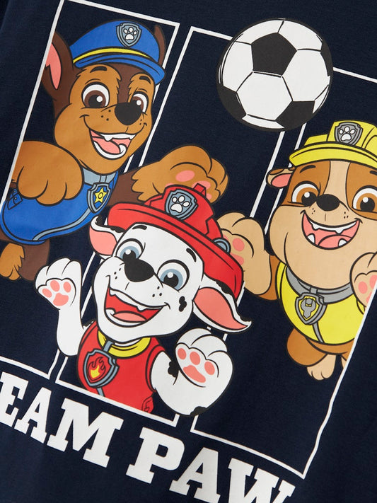Mörk blå långärmad t-shirt med Paw Patrol hundar på magen. Pojke tröja med lång ärm.
NMMJOLL PAW NREG LS TOP NOOS CPLG
13245003