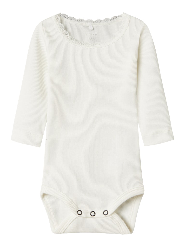 Söt vit ribbad baby body till bebis flicka. Body i ekologisk bomull till nyfödd från Name it.
NBFKAB LS BODY NOOS
13198038