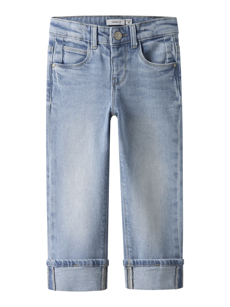Cool tjej jeans i rak ledig modell med uppvik. Ljus blå jeans byxa till flicka från Name it.
NMFROSE STRAIGHT FOLD JEANS 4224-AZ NOOS
13243802