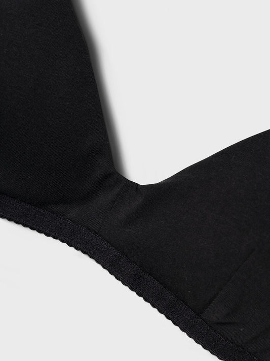 2-pack svart och grå ungdoms bh till tjej. Mjuk och skön bralette med urtagbara inlägg och ställbara axelband.
NLFNANTELLE BRALETTE 2P NOOS
13247873