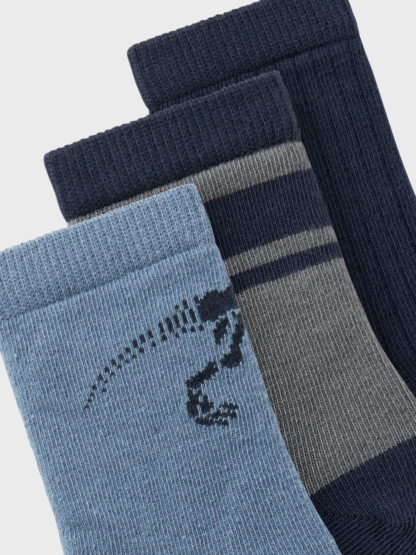 3 pack strumpor till pojke. Dinosaurie strumpa till kille i ekologisk bomull.
Ekologiska strumpor och barnkläder från Name it.
NMMTHIS 3P SOCK
13238611