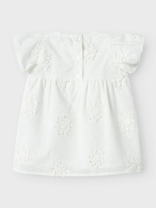 Vit vacker baby klänning till bebis flicka. Enfärgad söt klänning perfekt för vackra sommardagar då man vill vara extra fin.
NBFFASINE CAPSL DRESS
13240066