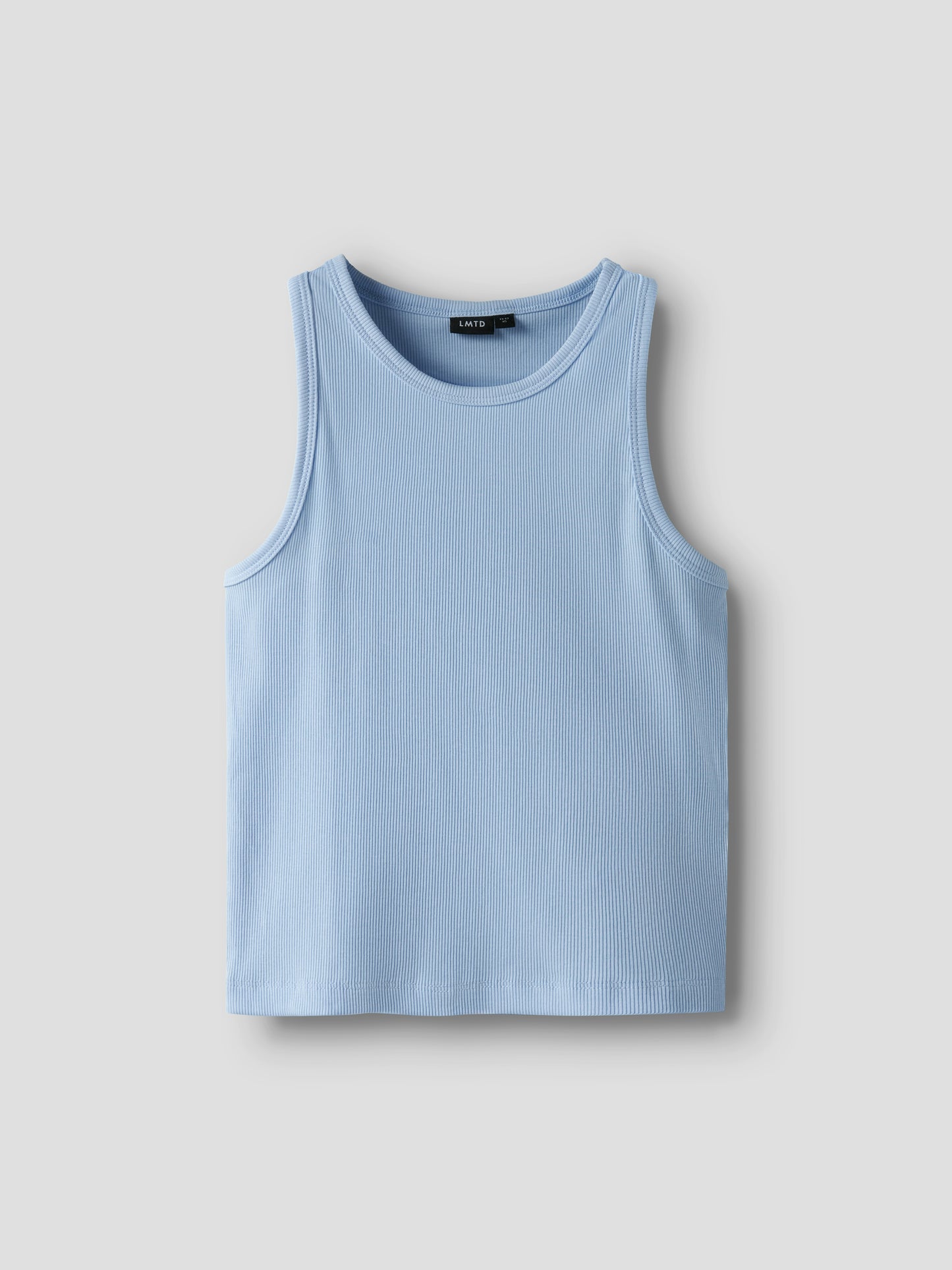 Snyggt stilrent ribbad linne till ungdom tjej. Blått kort linne, ungdomskläder från LMTD.
NLFHINAJA CROP SOLID TANK TOP
13244542