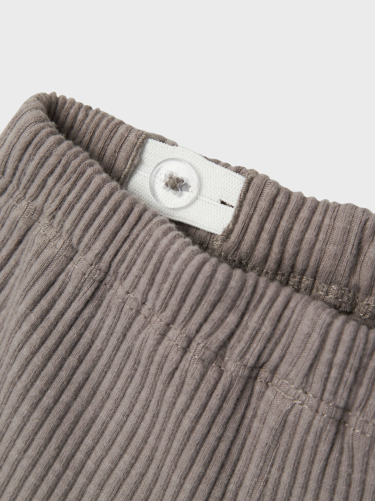 Grå lite tjockare baby byxa till pojke. Byxor från Lil 'Atelier till bebis kille.
NBMRAJO MAT LOOSE PANT LIL
13238633