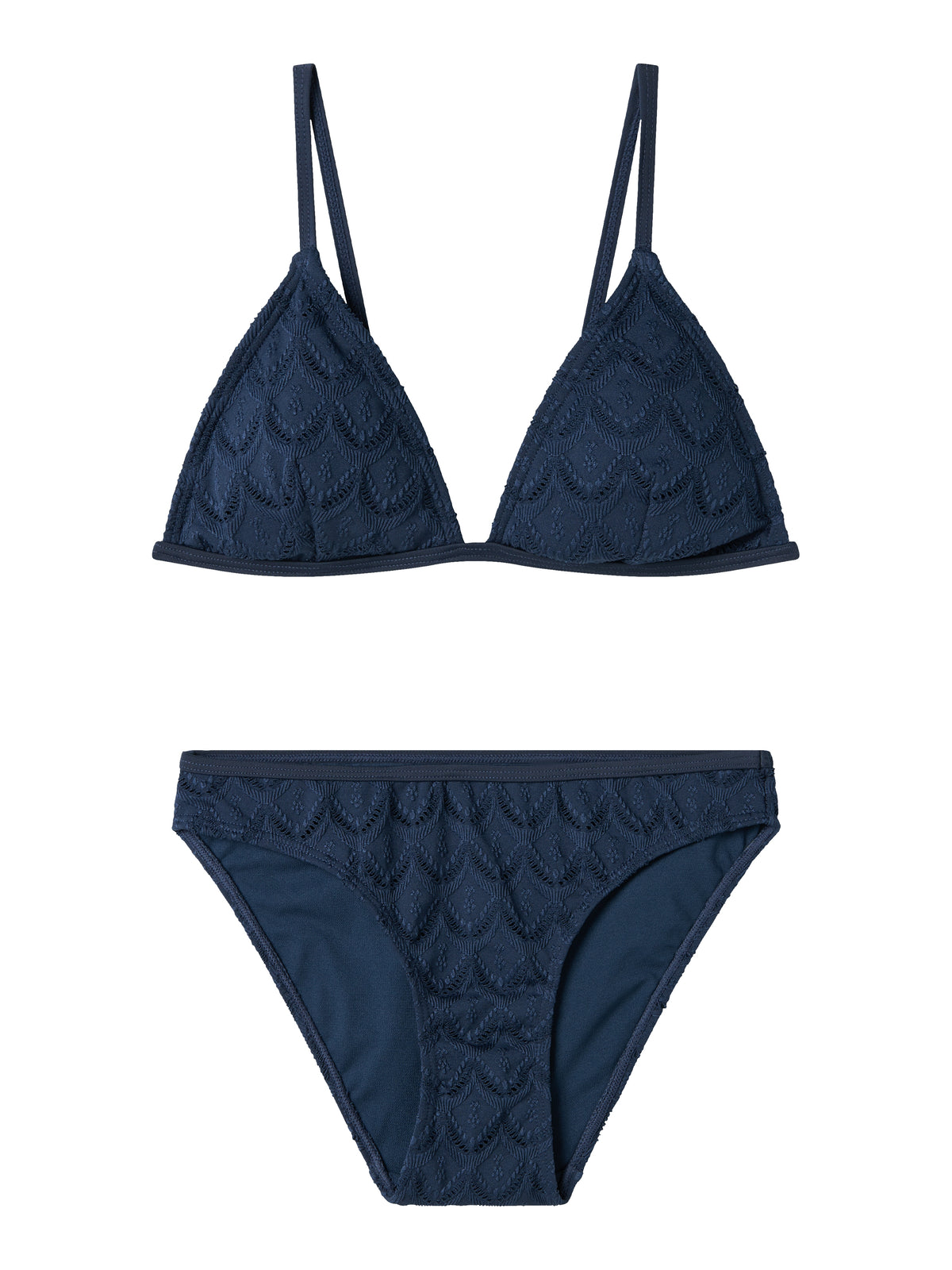 Packa ner trendiga badkläder och gör dig redo för semester eller en dag på stranden. Ungdoms bikini, tjej blå bikini med trekants bh topp och ställbara axelband, vaderade kupor.
NLFZAYAI BIKINI
13239215