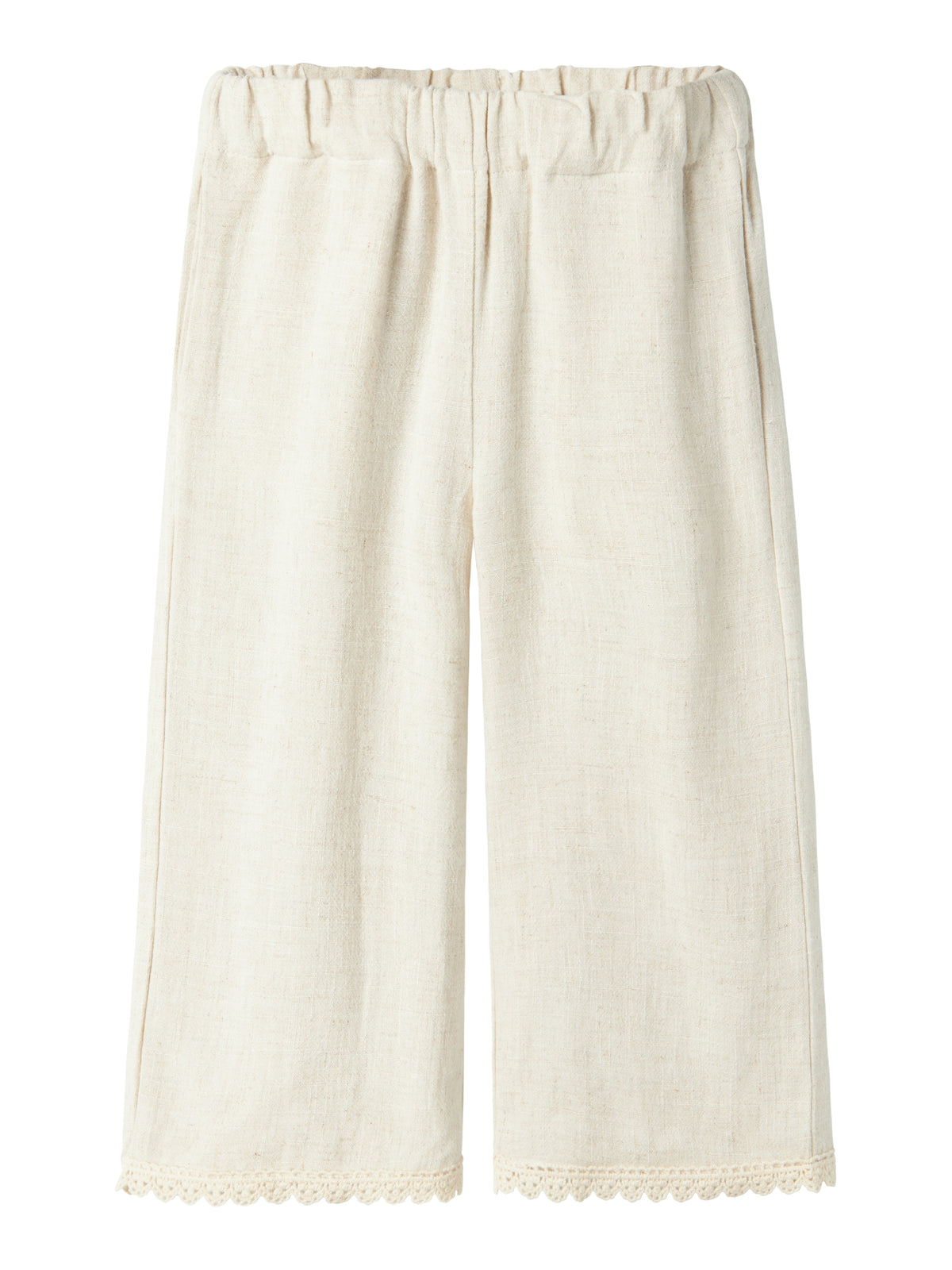 Ljus beige linne byxa till flicka från Lil 'Atelier. Sköna linnebyxor perfekta för fina sommardagar.
NMFFRIGG CROPPED PANT LIL
13240797