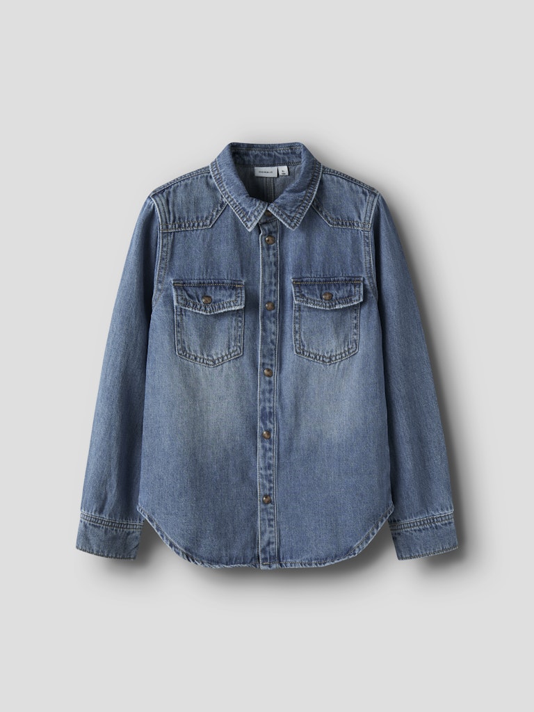 Blå jeans skjorta till pojke. Jeansskjorta i denim till barn, ekologiska barnkläder från Name it.
NKMKIM DNM LS SHIRT 6677-OZ T
13249527