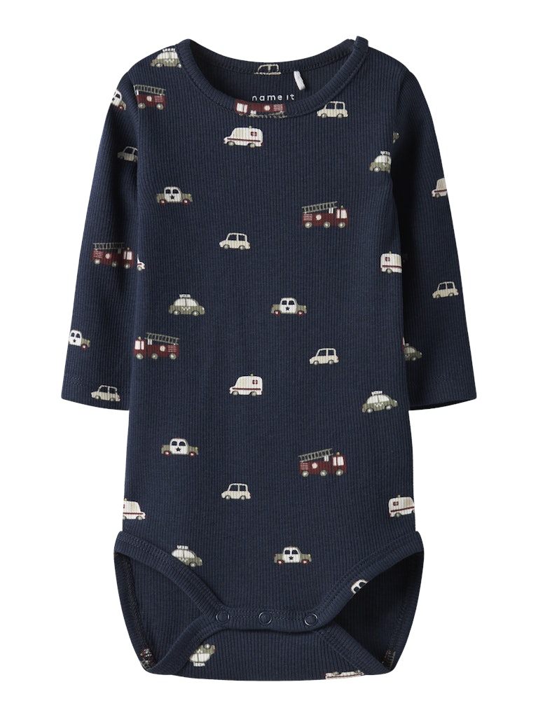 Mörk blå baby body till nyfödd pojke. Bebis body med brandbilar och polisbilar, ekologiska baby kläder från Name it.
NBMTHUE LS BODY
13251667