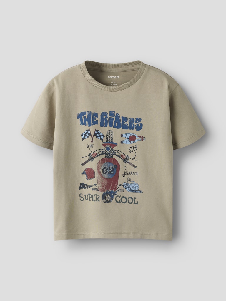 Beige kortärmad t-shirt till pojke med motorcykel och verktyg. Ekologiska barnkläder från Name it.
NMMBO SS NREG TOP BOX
13252537