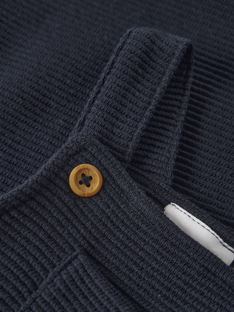 Mörk blå bebis byxa till baby pojke. Hängselbyxor till nyfödd pojke, tillverkad i ekologisk bomull från Name it.
NBMBALDRIAN OVERALL
13252708