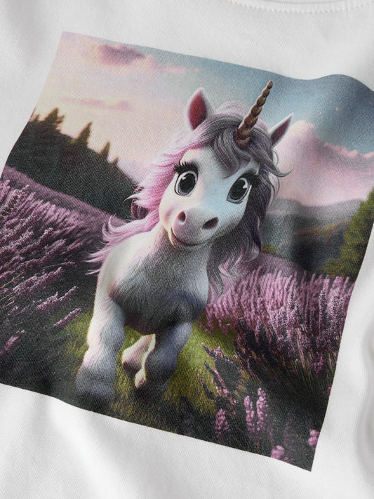 Vit långärmad t-shirt med Unicorn till flicka. Söt vit tröja till flicka från Name it.
NMFVOTEA LS NREG TOP
13238407