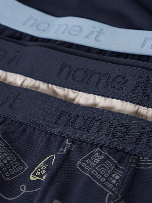 3 pack kalsonger till pojke. Boxershorts i ekologisk bomull till kille som giller gaming. Boxer i blått grått och mönstrade med spel konsoler.
NKMBOXER 3P NAVY GAMER NOOS
13250838