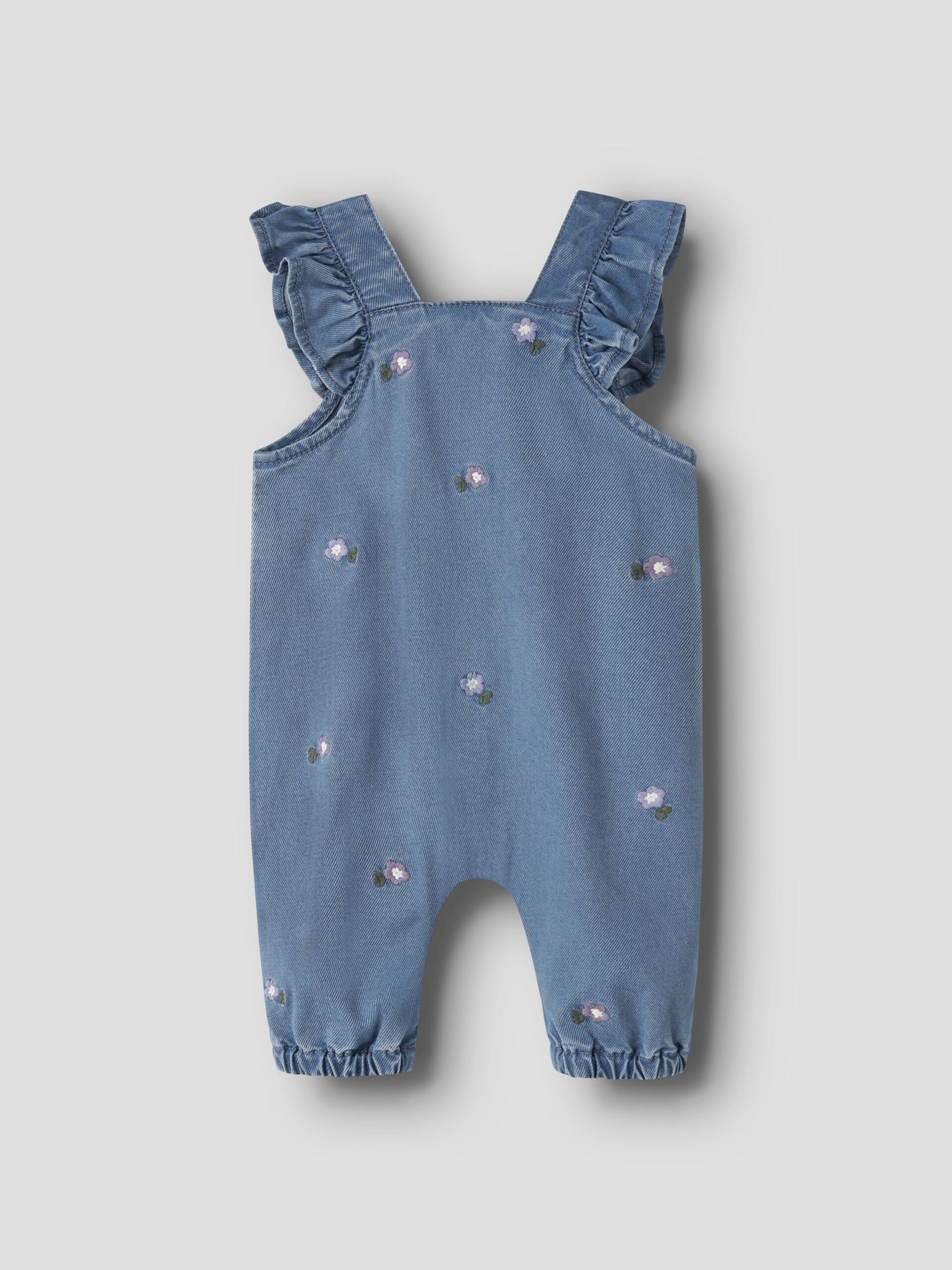 Söt baby byxa med broderade blommor till flicka. Blå jeans hängselbyxor till nyfödd bebis flicka i ekologisk bomull.
NBFSAGE DNM OVERALL 3606-YB
13247806