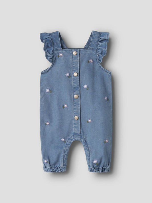 Söt baby byxa med broderade blommor till flicka. Blå jeans hängselbyxor till nyfödd bebis flicka i ekologisk bomull.
NBFSAGE DNM OVERALL 3606-YB
13247806