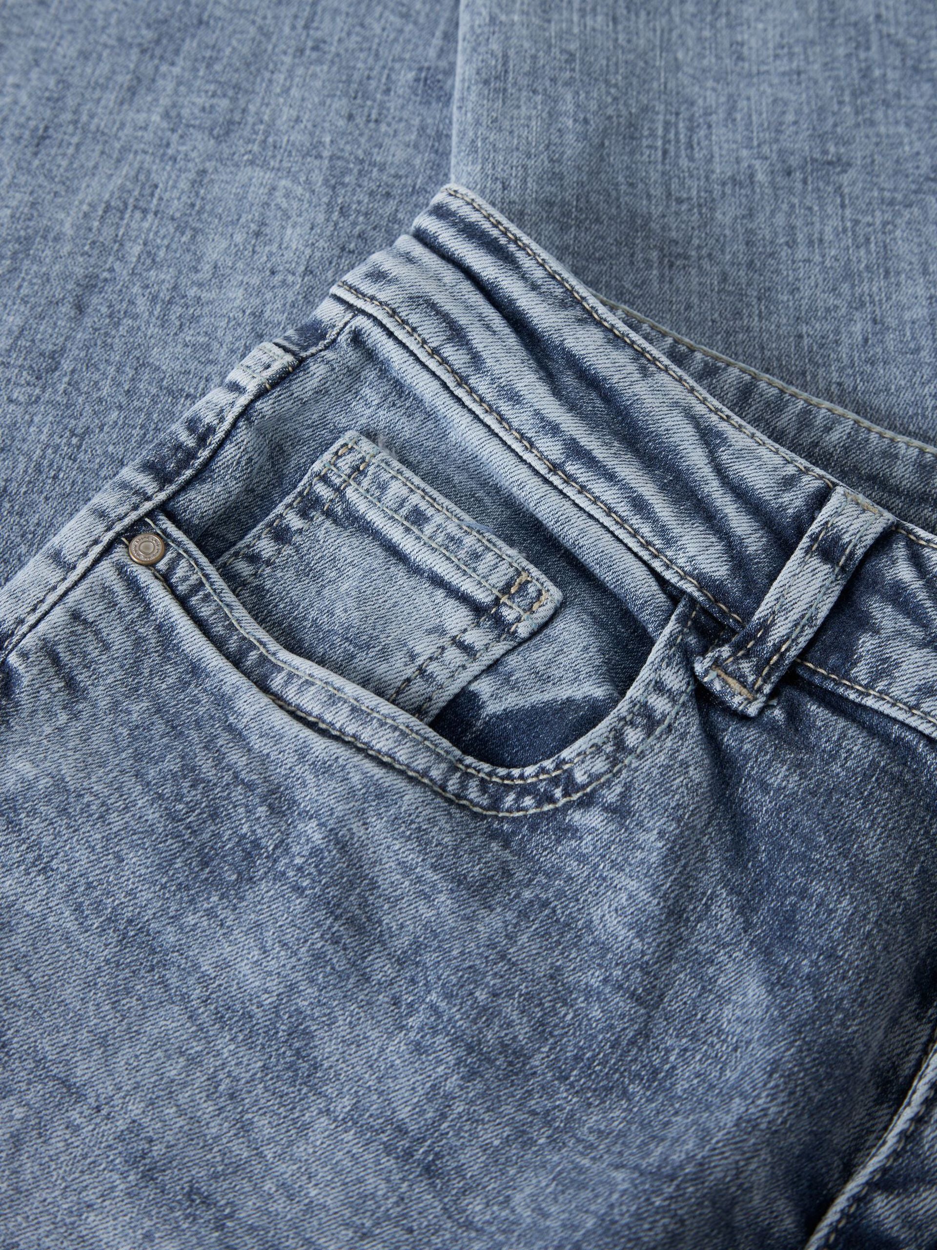 Snygg ljus blå rak jeans till pojke. Jeans straight fit till ungdom kille från LMTD.
NLMBLIX DNM R STRAIGHT PANT
13252333