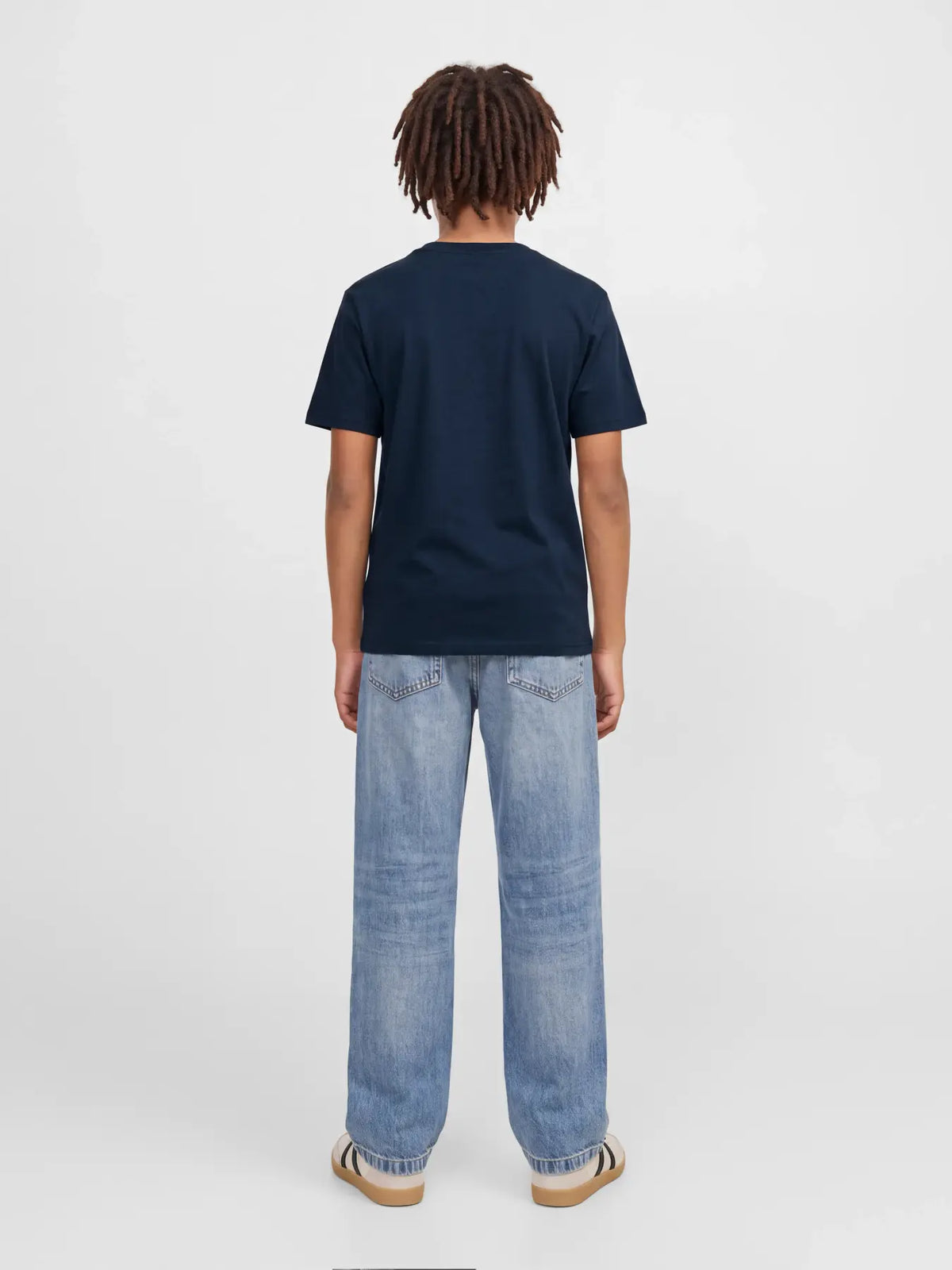 Jack & Jones Junior Jade marinblå T-shirt med Legacy-tryck framifrån till ungdom kille