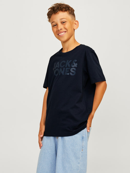 Jack & Jones Junior marinblå t-shirt för pojke med logotyp på bröstet och mjuk bomullskvalitet