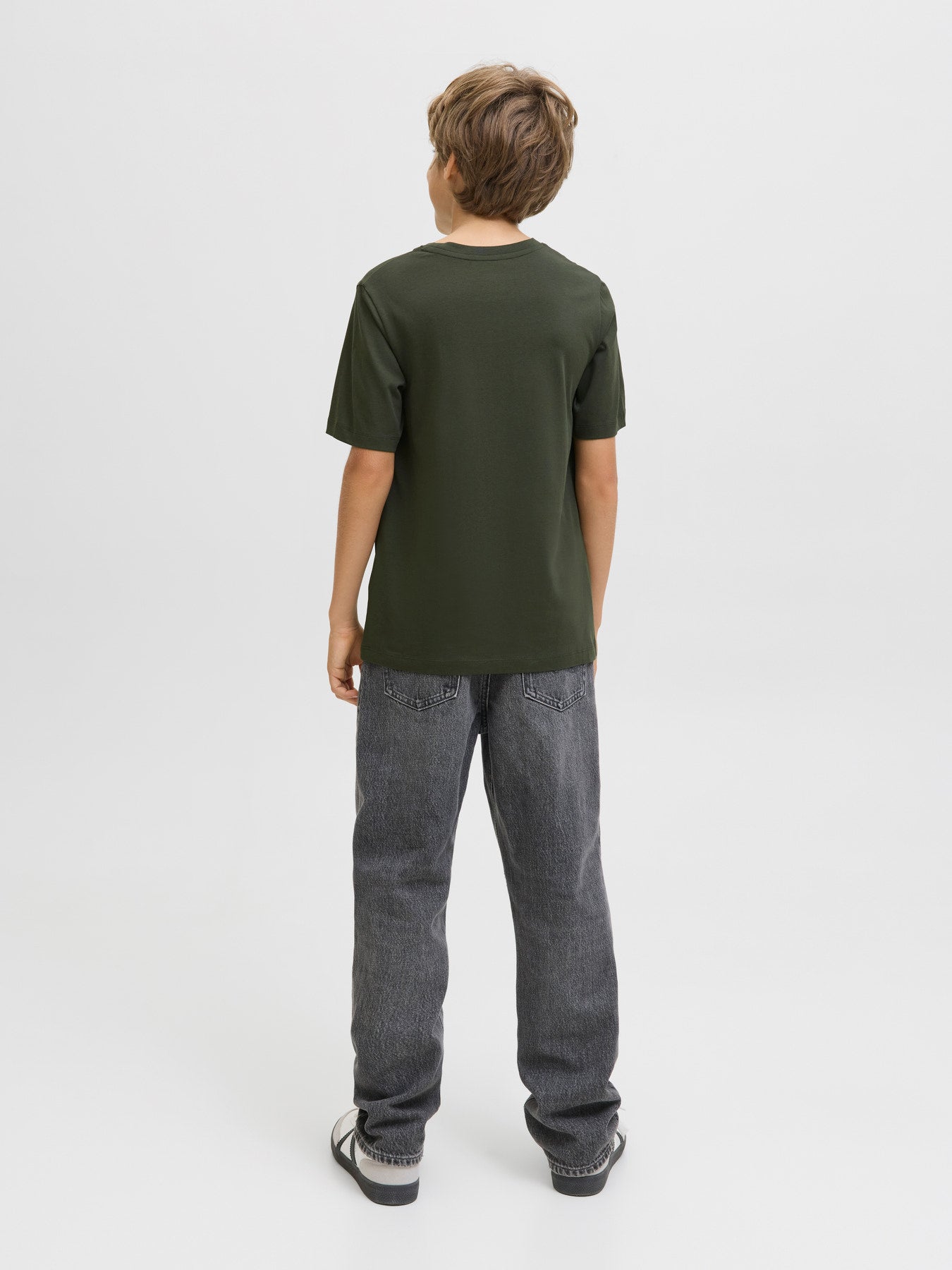 Grön rundhals t-shirt till kille. Ungdomskläder från Jack &amp; Jones.
JJECORP LOGO TEE SS O-NECK NOOS JNR
12152730