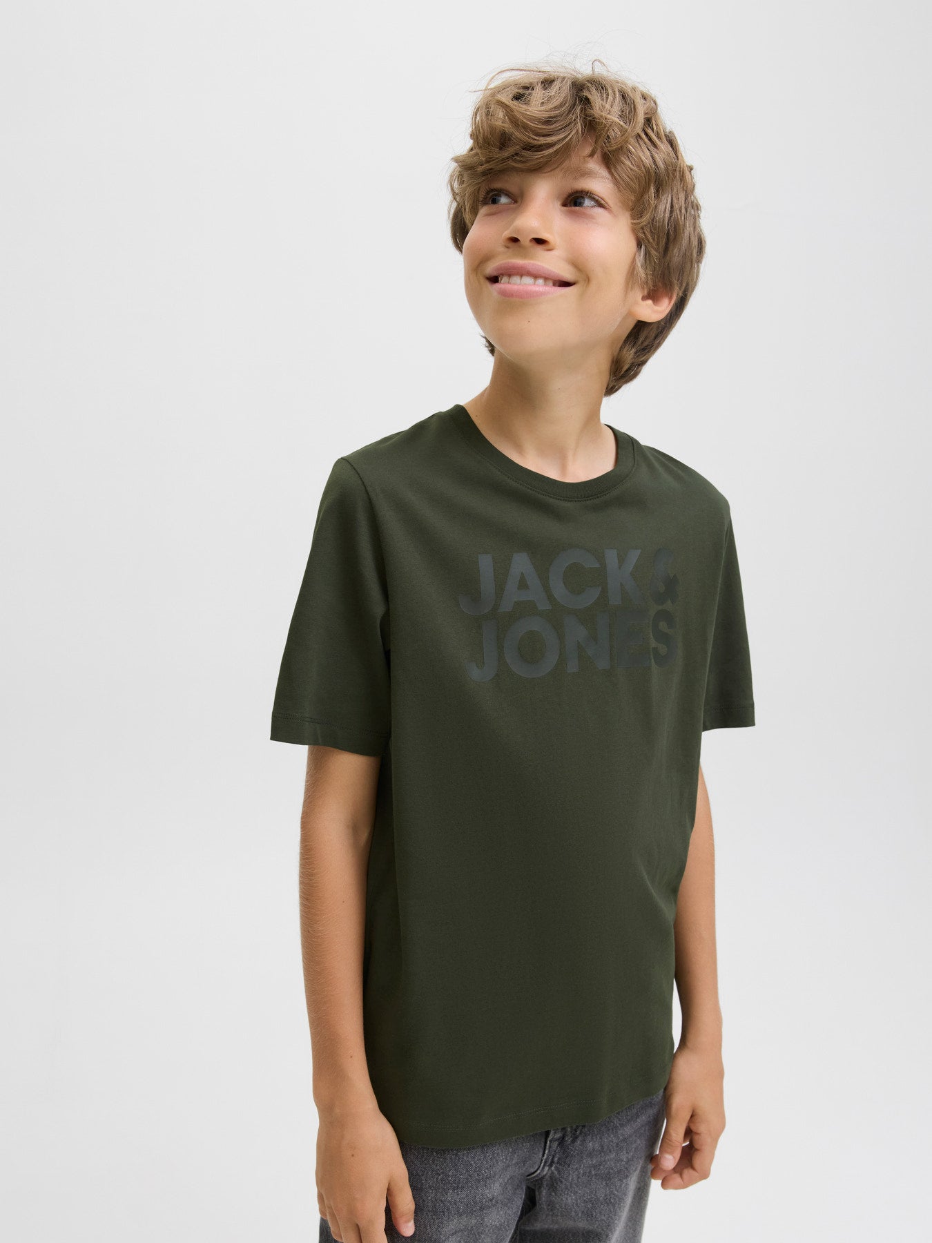 Grön rundhals t-shirt till kille. Ungdomskläder från Jack &amp; Jones.
JJECORP LOGO TEE SS O-NECK NOOS JNR
12152730