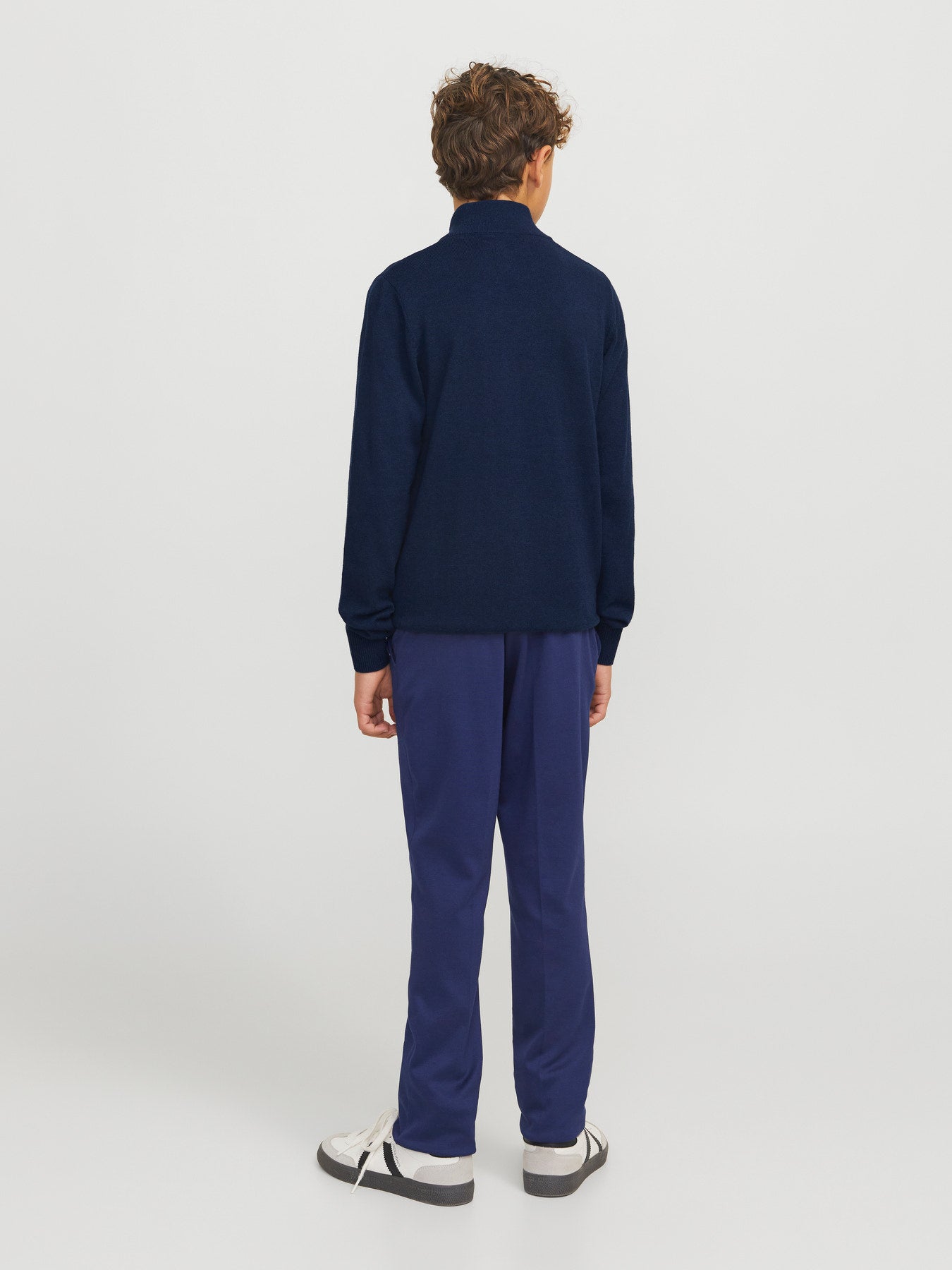 Jack & Jones Junior Emil stickad marinblå half zip-tröja med hög krage för ungdom kille.