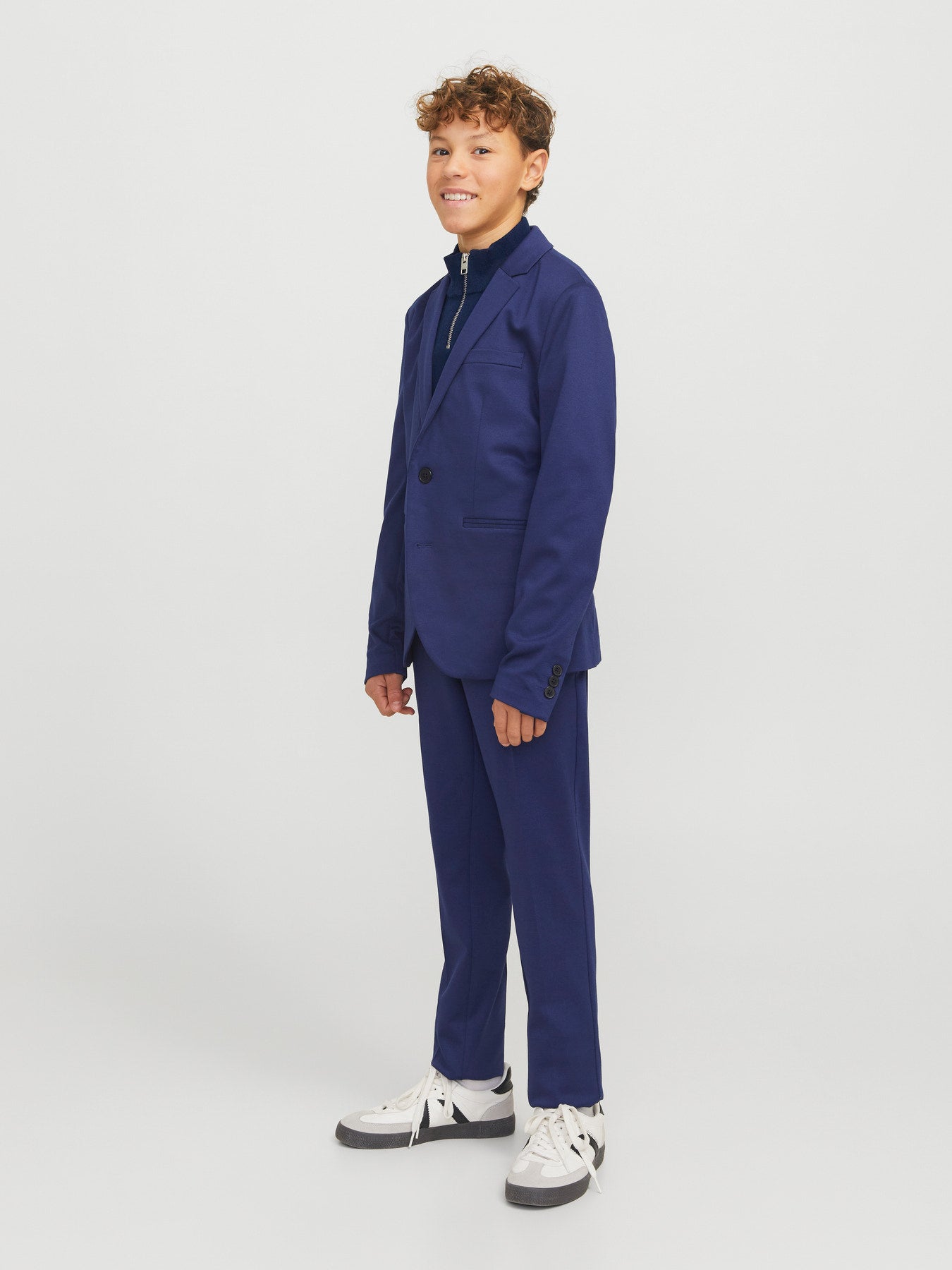 Jack & Jones Junior Emil stickad marinblå half zip-tröja med hög krage för ungdom kille.