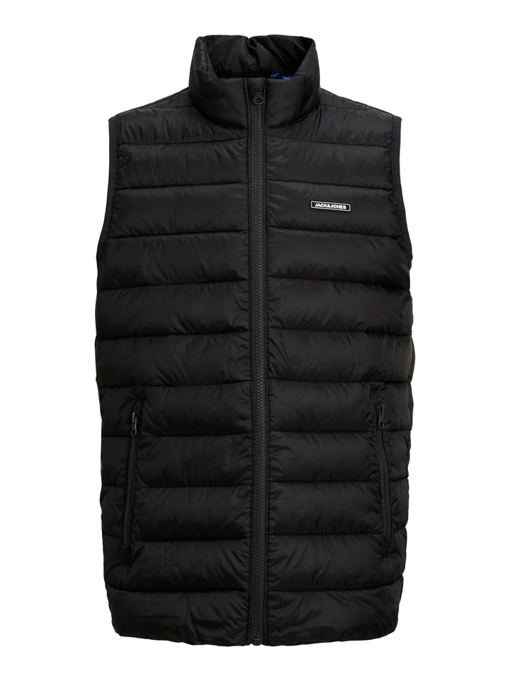 Svart lätt väst från Jack & Jones Junior till kille. Lättvikts väst, täckväst till pojke. Barn och ungdomskläder från Jack and Jones.
JJLOUIS LIGHT BODYWARMER COLLAR JNR
12289063