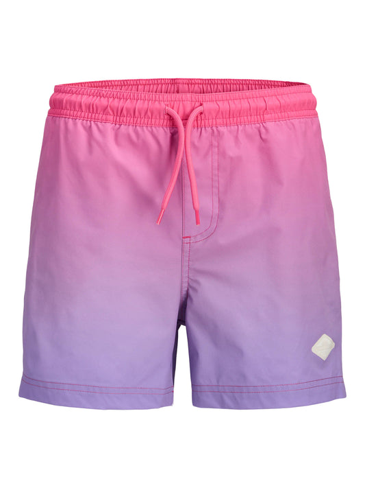Rosa lila dip dye färgade badshorts till pojke. Badkläder till ungdom kille från Jack & Jones. Snygga färgstarka rosa badkläder som syns till pojke.
JPSTMAUI HORIZON DIP DYE SWIM SHOR JNR
12291866