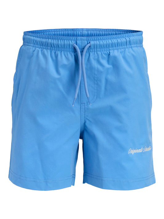 Blå badshorts till kille från Jack and Jones. Snygga blå enfärgade stilrena bad shorts till ungdom kille.
JPSTMAUI NORREBRO SWIM SHORTS JNR
12291868