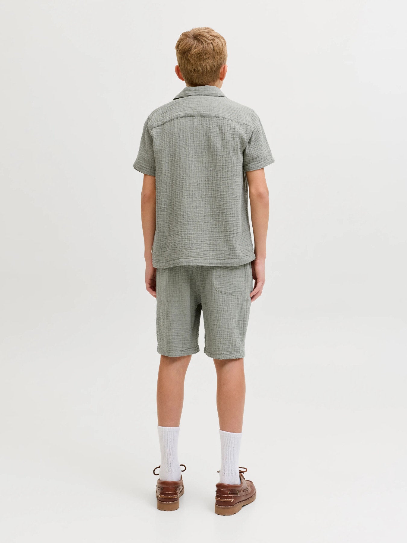 Grön kortärmad sommar skjorta till kille. Ungdomskläder från Jack and Jones, skjorta till pojke.
JORNANTUCKET DOUBLE CLOTH SHIRT SS JNR
12293594
