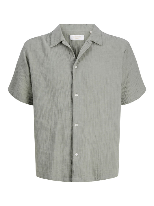 Grön kortärmad sommar skjorta till kille. Ungdomskläder från Jack and Jones, skjorta till pojke.
JORNANTUCKET DOUBLE CLOTH SHIRT SS JNR
12293594