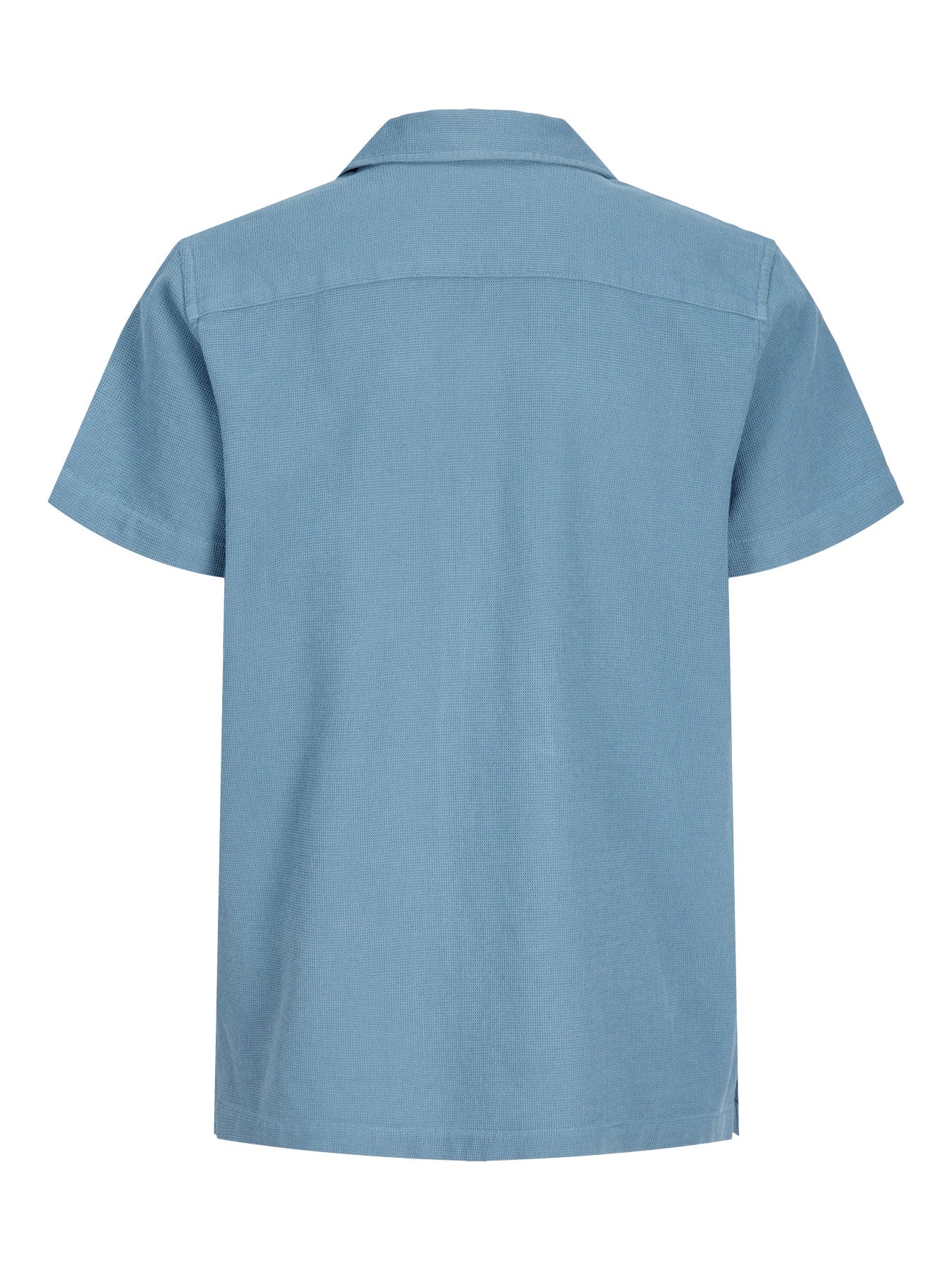 Blå våffelmönstrad skjorta till ungdom kille. Kortärmad sommar skjorta till pojke från Jack and Jones.
JJGLOBAL WAFFLE RESORT SHIRT SS JNR
12295599