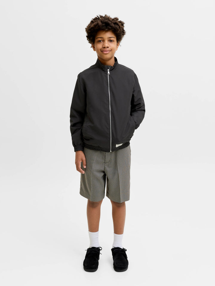 Svart klassisk bomber jacka till ungdom kille från Jack and Jones. Vår, sommar och höst jacka till pojke. Svart jacka till pojke, bomber jacka från Jack & Jones.
JORCASSIS RUSH BOMBER JACKET JNR
12296074