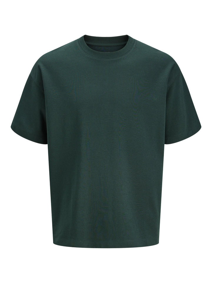 Jack & Jones Junior mörk grön loose fit t-shirt för pojke i ekologisk bomull och återvunnen polyester med rund halsringning och mjuk interlock-kvalitet