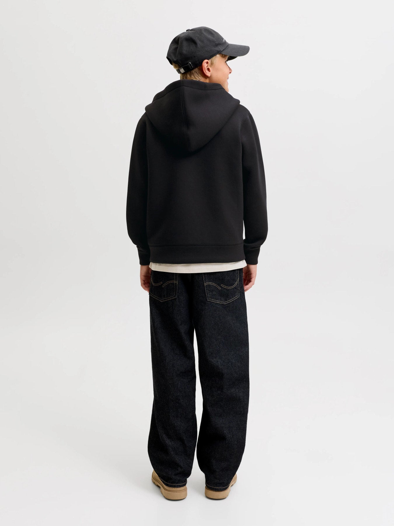 Jack & Jones Junior svart hoodie med dragkedja för ungdom kille.