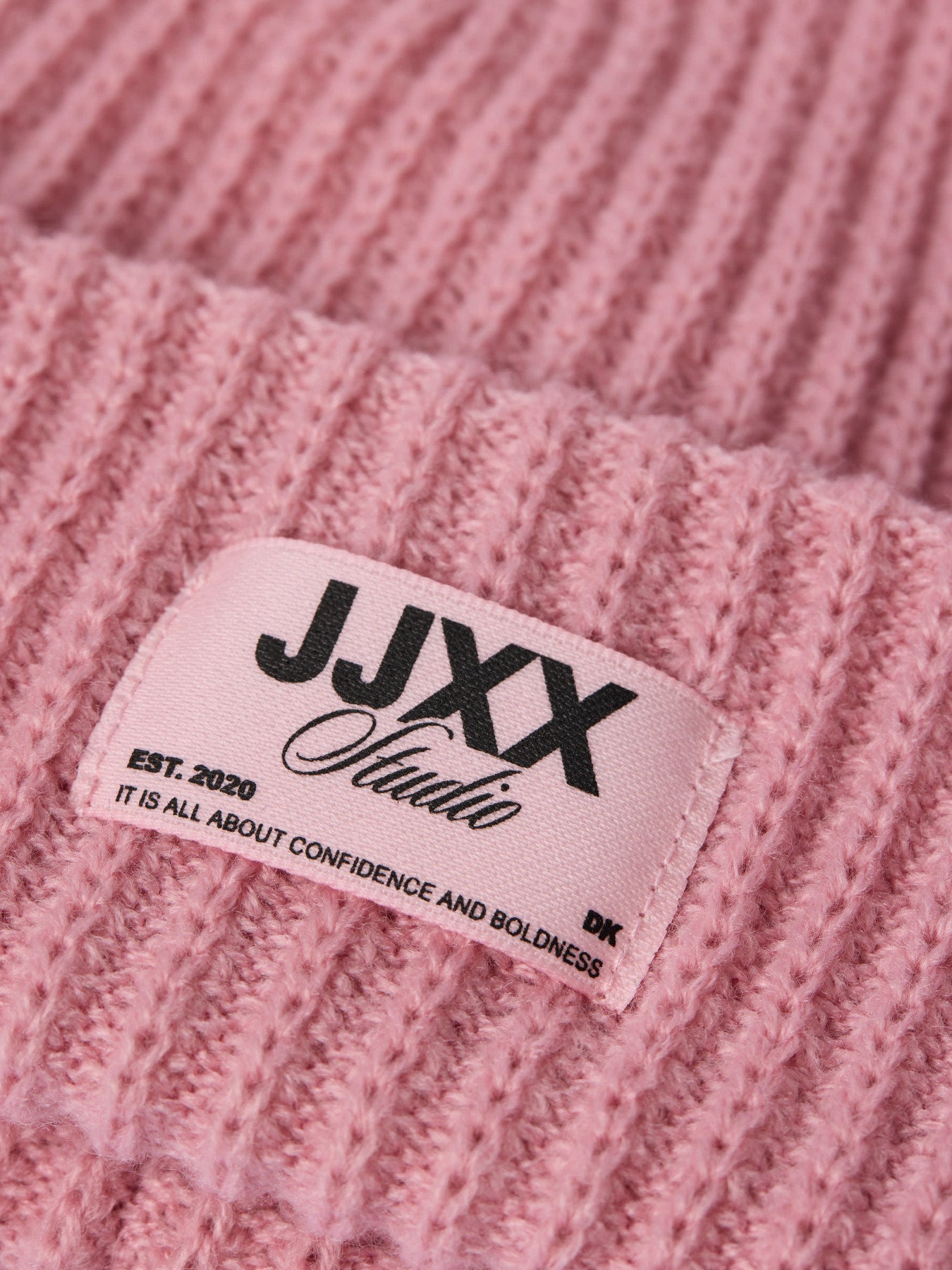 JJXX Othelia ribbstickad rosa mössa för ungdomstjej med JJXX Studio-label – 12303476