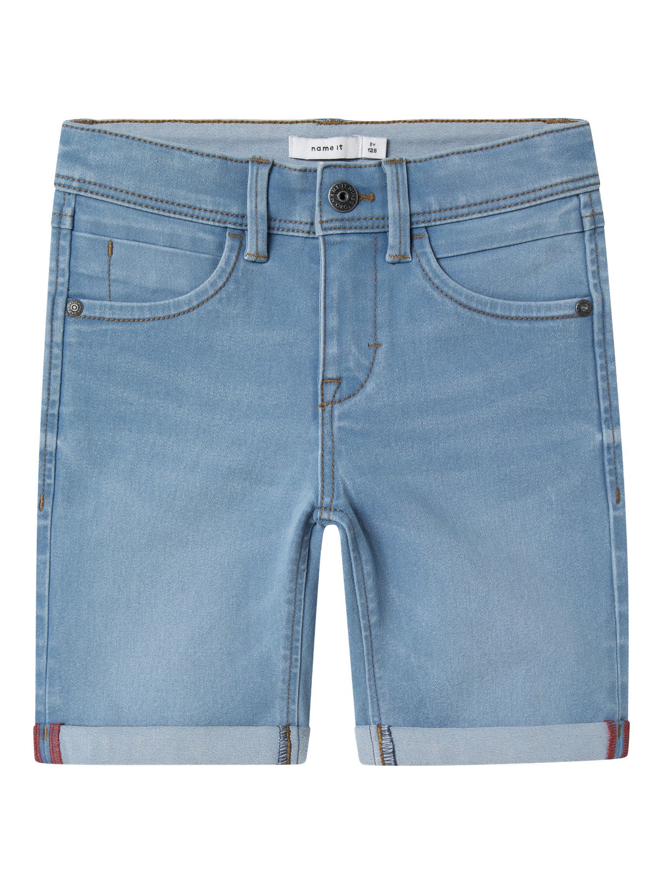 Snygg ljus blå smal jeans shorts till pojke. Jeansshorts med skön stretch till kille från Name it.
NKMSILAS SLIM DNM L SHORTS 2272-TX NOOS
13150022