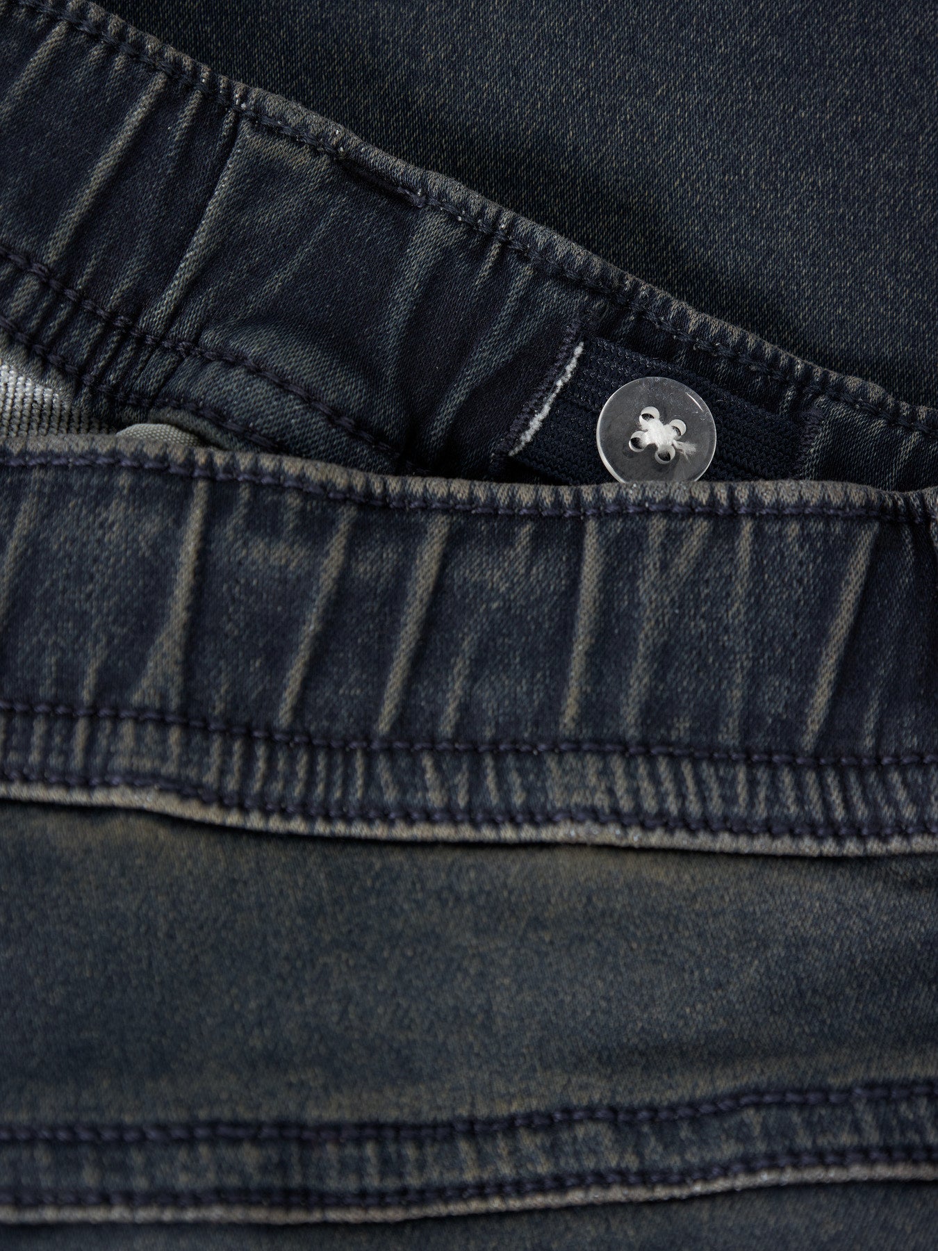 Name It mörkblå slim sweatjeans för pojke med reglerbar resår i midjan och mjuk stretchig denimkvalitet