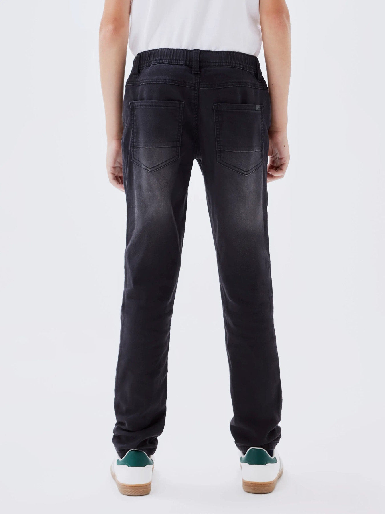 Name It Ryan svarta slim fit joggerjeans pojke kids Black Denim med elastisk midja och dragsko