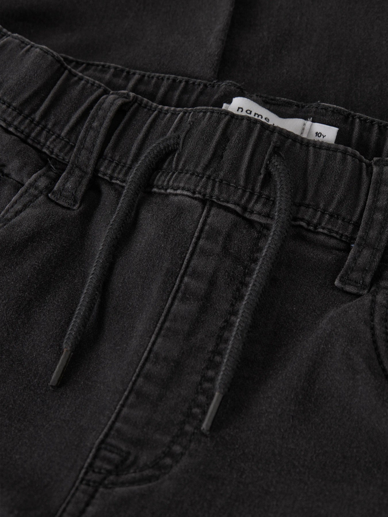 Name It Ryan svarta slim fit joggerjeans pojke kids Black Denim med elastisk midja och dragsko