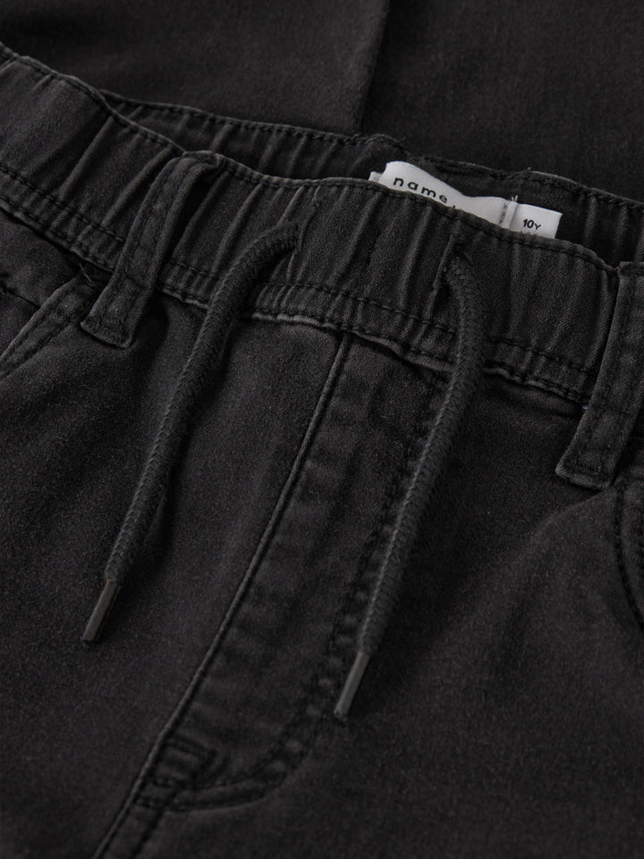 Name It Ryan svarta slim fit joggerjeans pojke kids Black Denim med elastisk midja och dragsko